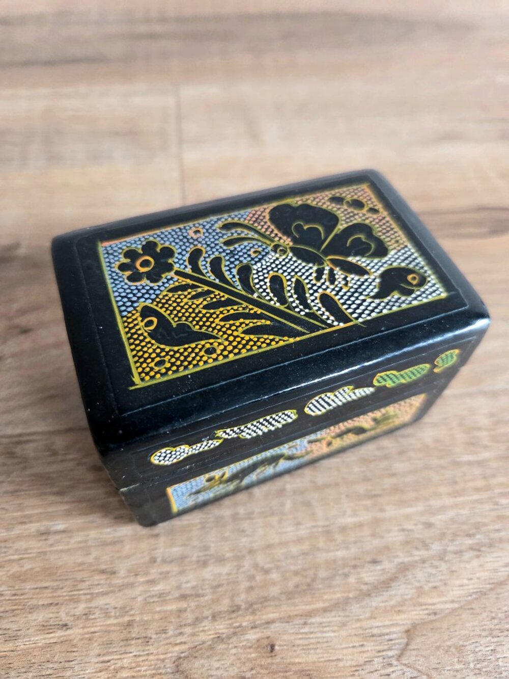 Olinala Mexican Lacquer Small Box w/ Birds Butterfly Rabbit Flowers